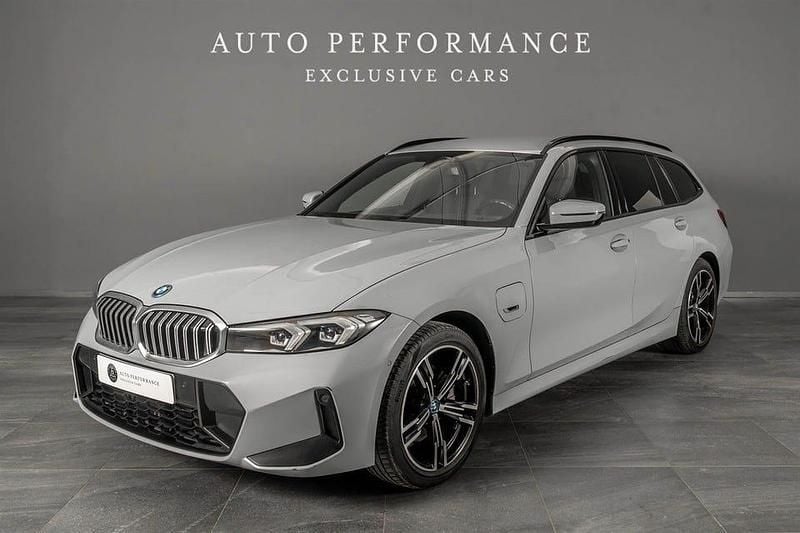 Begagnad BMW 330e M Sport 292 HK (214 kW) 2023 Grå Kombi