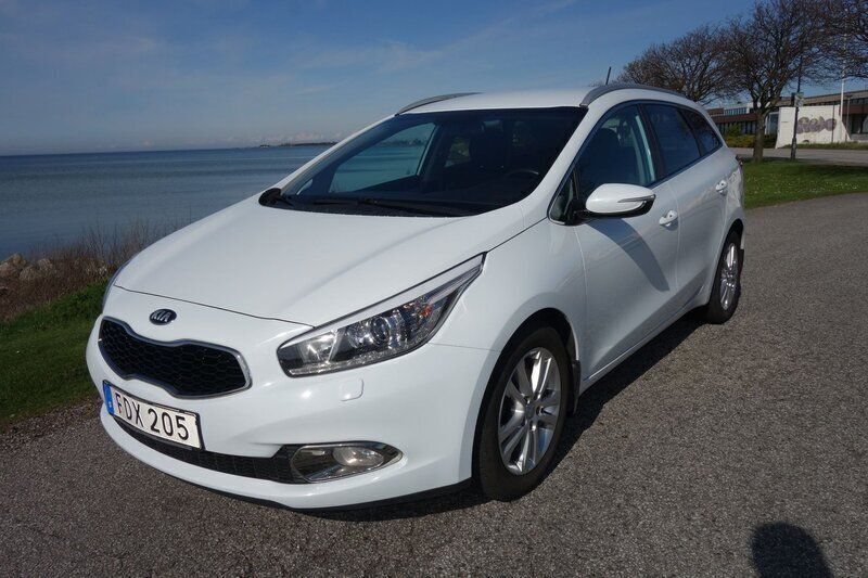 Vit Begagnad 2014 Kia Ceed Sportswagon Comfort Kombi | 119 900 kr (Marknadspris) - Bild 1/4