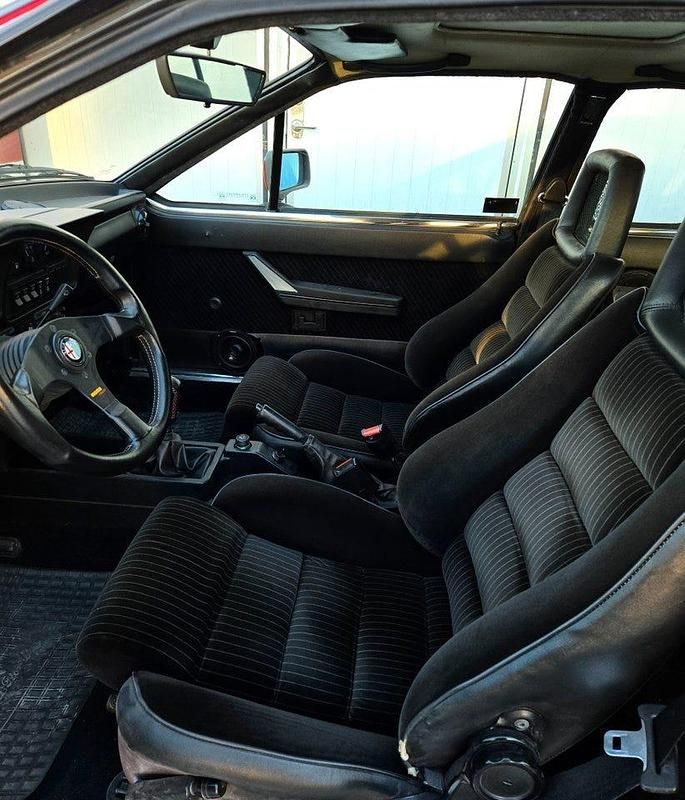 Begagnad Alfa Romeo GTV 158 HK (116 kW) 1985 Röd Sportkupé