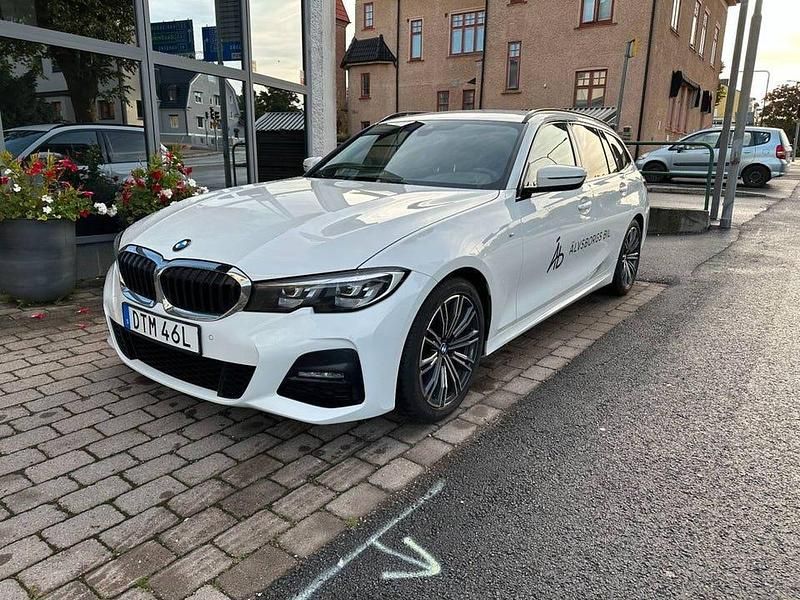 Begagnad BMW 320 M Sport 191 HK (140 kW) 2020 Vit Kombi