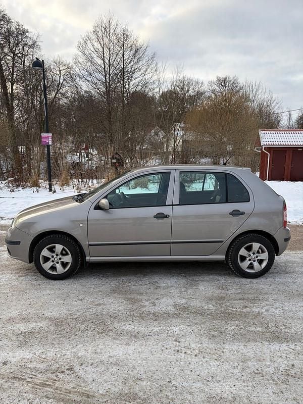 Begagnad Skoda Fabia 64 HK (47 kW) 2007