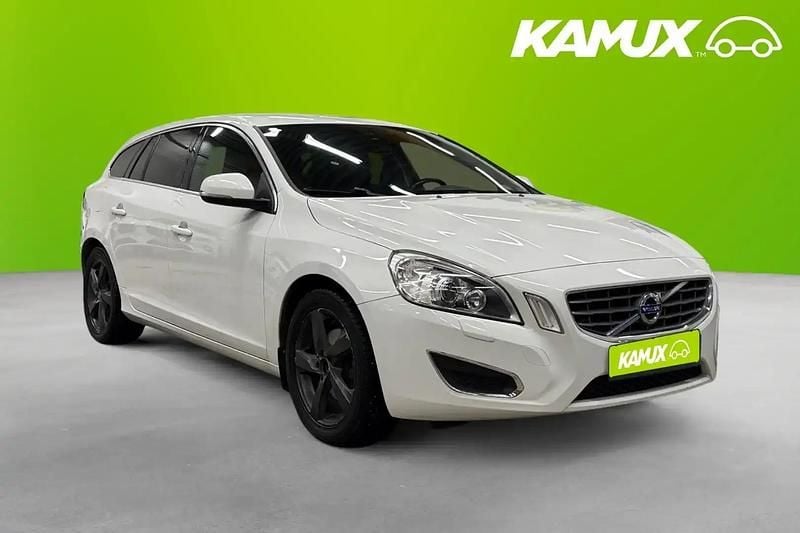 Vit Begagnad 2012 Volvo V60 Kombi | 84 900 kr (Marknadspris) - Bild 1/4