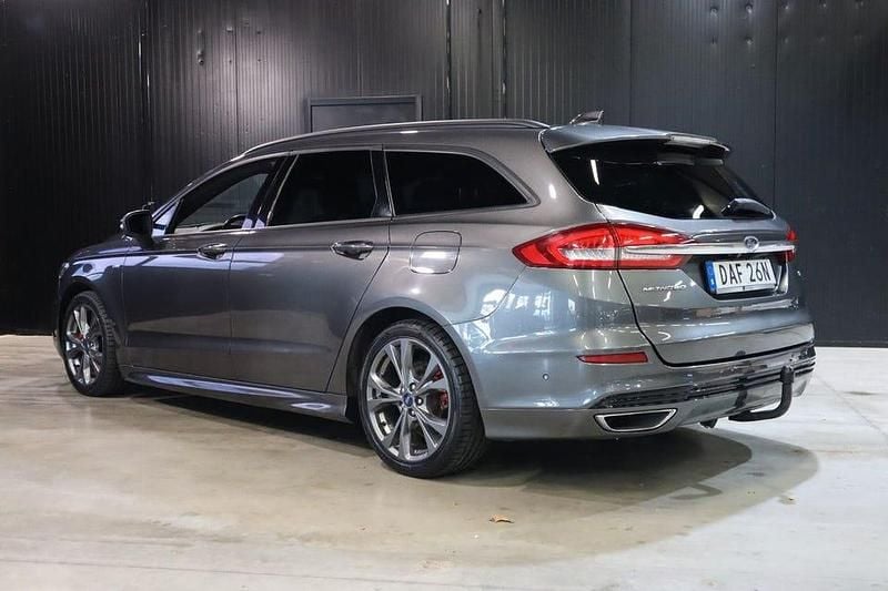 Begagnad Ford Mondeo ST-Line 188 HK (138 kW) 2021 Grå Kombi