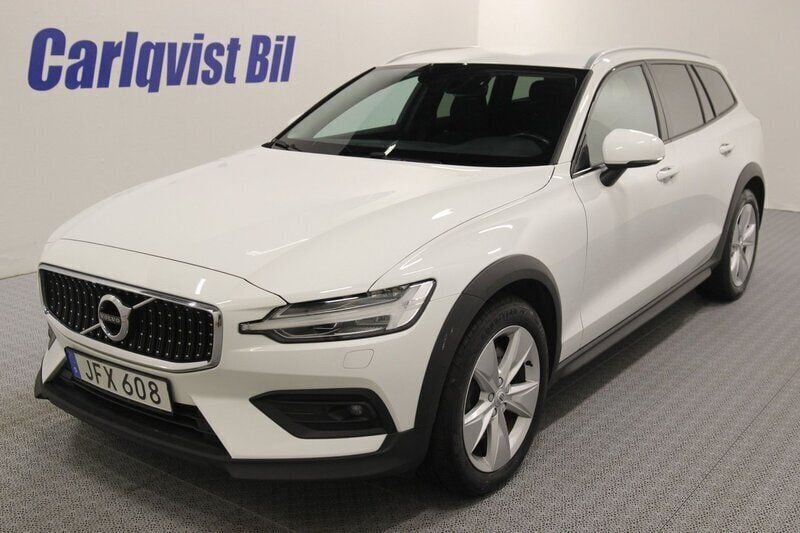 Vit Begagnad 2021 Volvo V60 CC Kombi | 279 000 kr (Marknadspris) - Bild 1/4