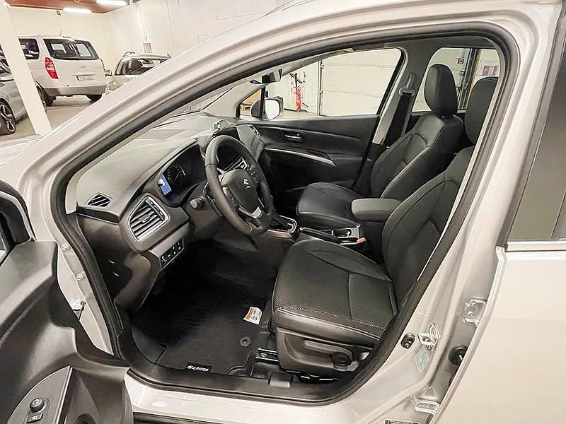 Ny Suzuki SX4 S-Cross 111 HK (81 kW) 2025 Grå SUV