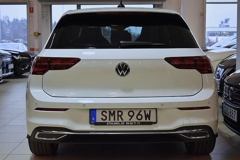 Begagnad VW Golf VIII GTE 245 HK (180 kW) 2020 Vit Halvkombi