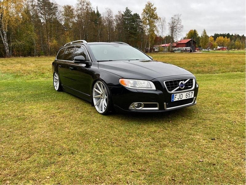 Svart Begagnad 2011 Volvo V70 Summum Kombi | 75 000 kr (Bra pris) - Bild 1/4