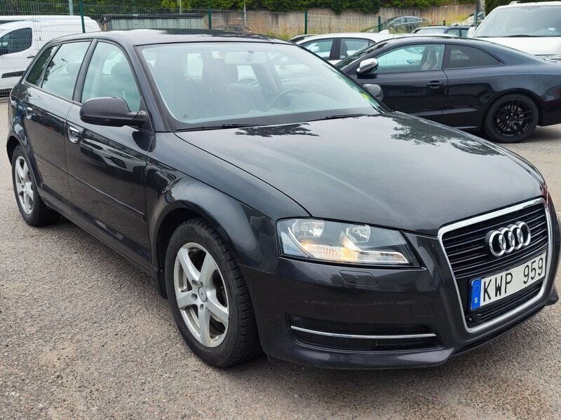 Grå Begagnad 2010 Audi A3 Sportback Halvkombi | 94 900 kr (Marknadspris) - Bild 1/4