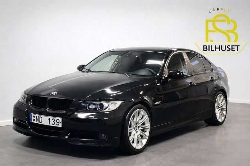 Begagnad BMW 325 Advantage 218 HK (160 kW) 2006 Svart Sedan