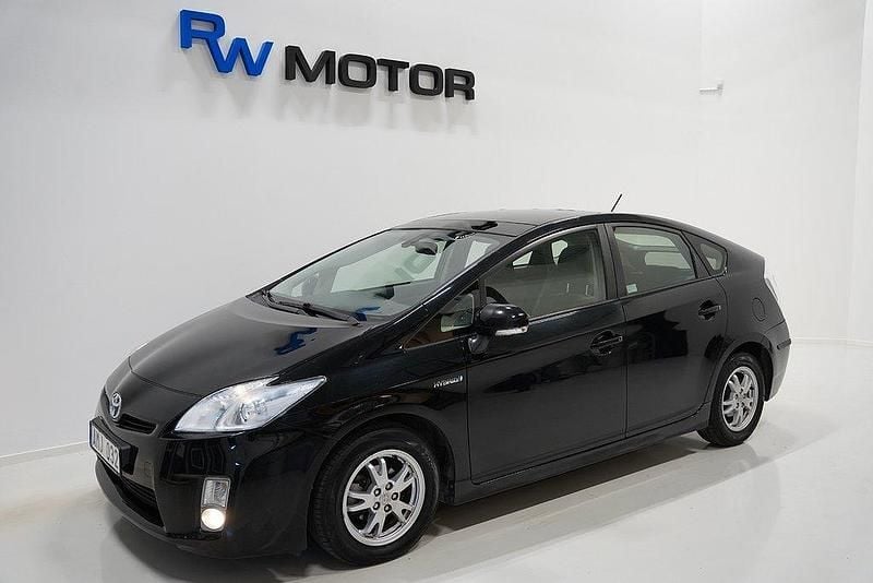 Svart Begagnad 2010 Toyota Prius Halvkombi | 84 800 kr (Marknadspris) - Bild 1/4
