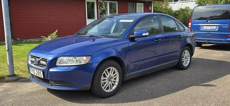 Blå Begagnad 2008 Volvo S40 Sedan | 13 000 kr (Superpris) - Bild 1/4
