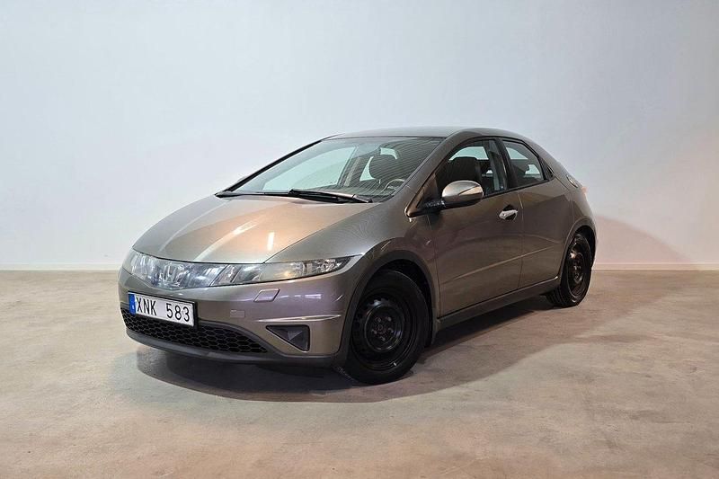 Mörkgrå (grå) Begagnad 2006 Honda Civic Sport Halvkombi | 49 800 kr (Lite dyr) - Bild 1/4