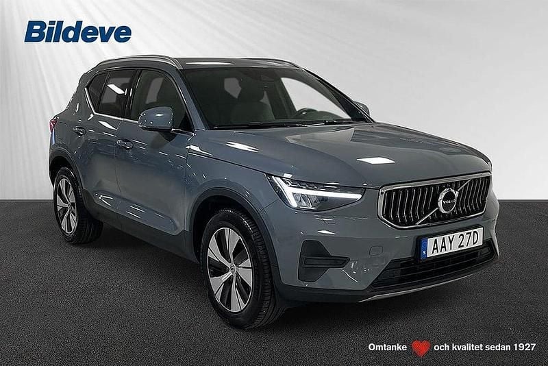 Begagnad Volvo XC40 Core 210 HK (154 kW) 2022 Grå SUV
