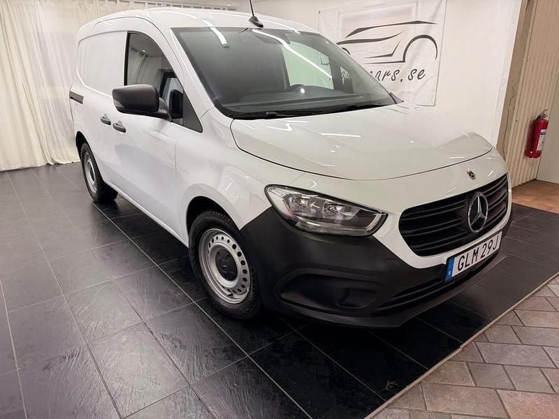 Vit Begagnad 2023 Mercedes Citan 110 Van | 239 900 kr (Marknadspris) - Bild 1/4
