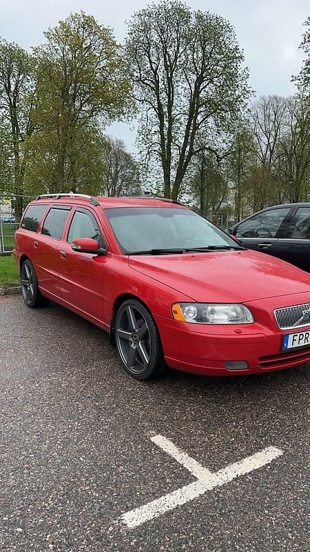 Begagnad 2007 Volvo V70 Kombi | 32 000 kr (Lite dyr) - Bild 1/3