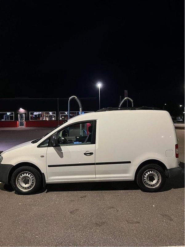 Vit Begagnad 2010 VW Caddy Minibuss | 32 900 kr (Superpris) - Bild 1/4