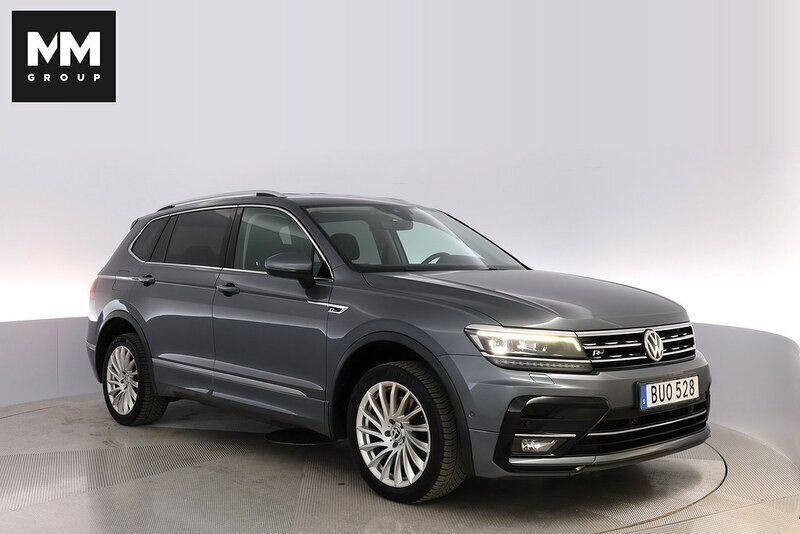 Grå Begagnad 2018 VW Tiguan R-line SUV | 279 900 kr (Dyr) - Bild 1/4