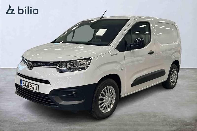 Vit Begagnad 2023 Toyota Proace City City Van | 299 000 kr (Bra pris) - Bild 1/1