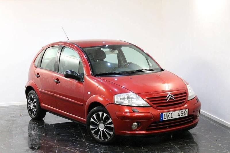 Mörkröd Begagnad 2003 Citroën C3 Halvkombi | 39 900 kr (Lite dyr) - Bild 1/4