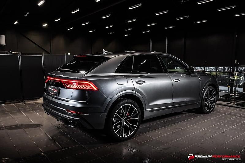 Begagnad Audi Q8 Competition 286 HK (210 kW) 2023 Daytona grey pearl effect SUV