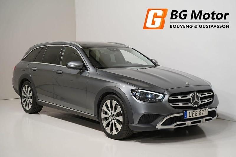 Grå Begagnad 2021 Mercedes E400 Avantgarde Kombi | 419 700 kr (Marknadspris) - Bild 1/3