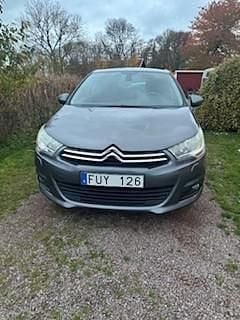 Grå Begagnad 2011 Citroën C4 Halvkombi | 40 000 kr (Marknadspris) - Bild 1/4
