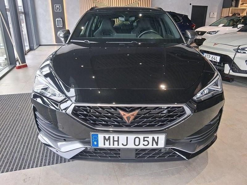 Begagnad Cupra Leon 150 HK (110 kW) 2024 Midnight black metallic