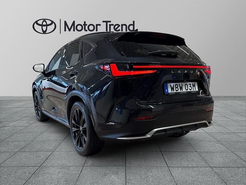 Begagnad Lexus NX450h+ Sport Line 313 HK (230 kW) 2025 Svart SUV