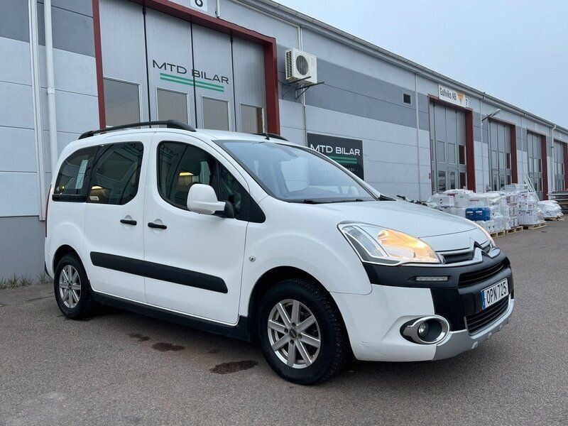 Begagnad Citroën Berlingo 115 HK (84 kW) 2014 Vit Minibuss