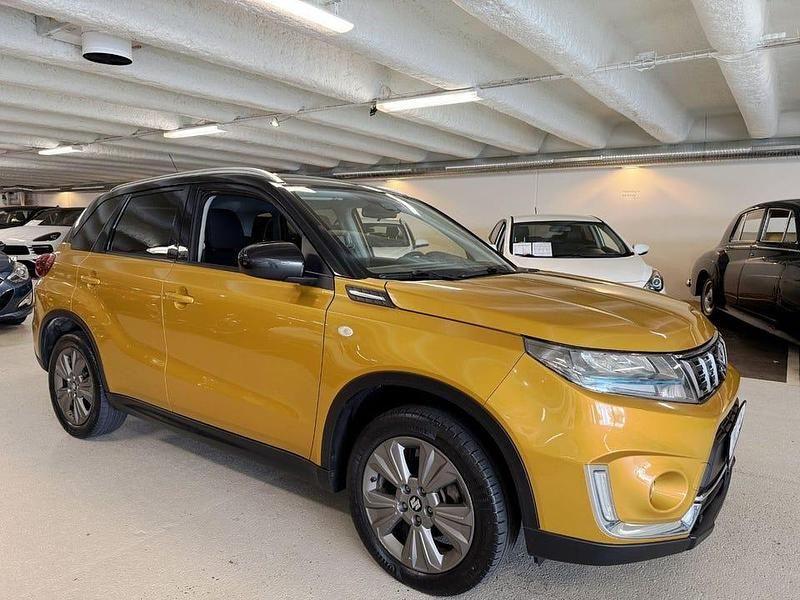 Begagnad Suzuki Vitara 130 HK (95 kW) 2021 Gul SUV