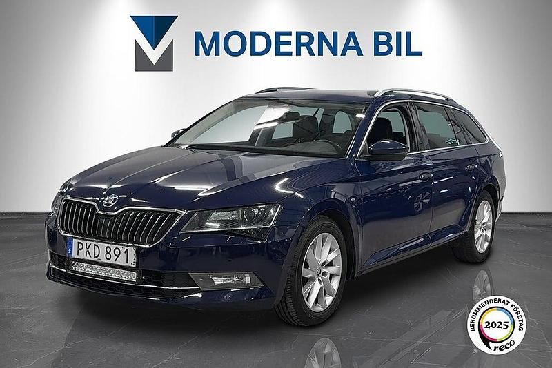 Begagnad Skoda Superb Business Line 190 HK (139 kW) 2017 Blå Kombi