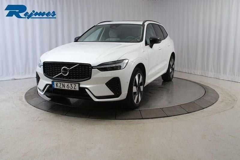 Vit Begagnad 2024 Volvo XC60 Plus SUV | 569 900 kr (Lite dyr) - Bild 1/4