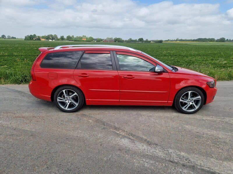 Röd Begagnad 2012 Volvo V50 Momentum Kombi | 68 500 kr (Dyr) - Bild 1/4