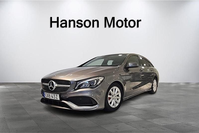 Grå Begagnad 2019 Mercedes CLA200 Shooting Brake AMG Kombi | 225 000 kr (Marknadspris) - Bild 1/4