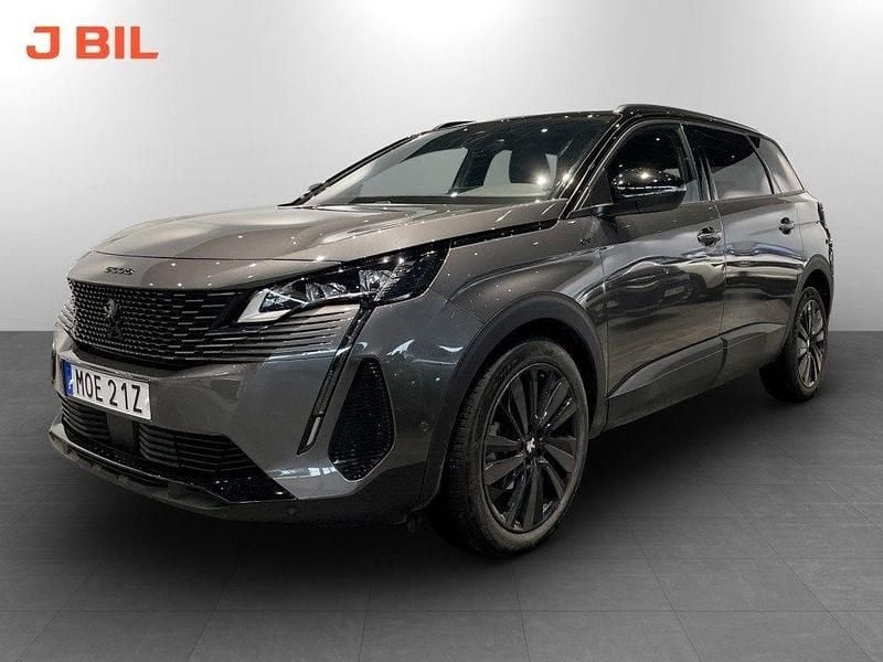Grå Begagnad 2024 Peugeot 5008 GT SUV | 329 900 kr (Marknadspris) - Bild 1/3