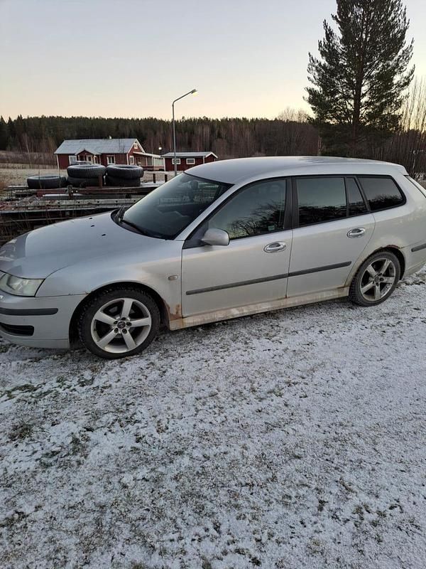 Begagnad 2006 Saab 9-3 Kombi | 17 000 kr (Marknadspris) - Bild 1/4