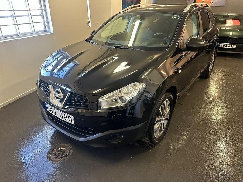 Svart Begagnad 2010 Nissan Qashqai +2 SUV | 69 900 kr (Marknadspris) - Bild 1/4