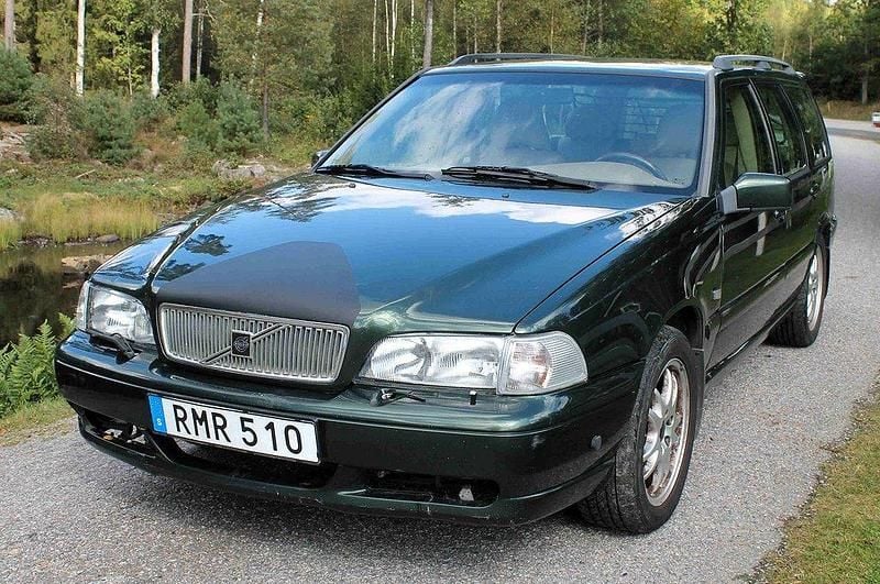 Mörkgrön Begagnad 2000 Volvo V70 Standard Kombi | 18 500 kr (Marknadspris) - Bild 1/4