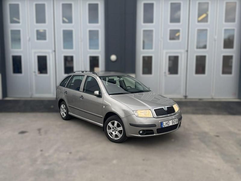 Ljusbrun (brun) Begagnad 2007 Skoda Fabia Kombi | 34 900 kr (Marknadspris) - Bild 1/4