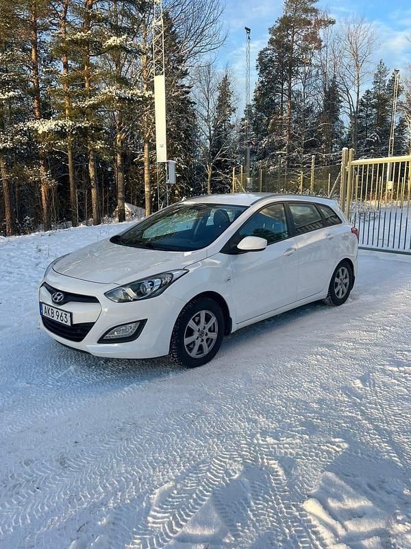 Begagnad 2014 Hyundai i30 Kombi | 69 000 kr (Marknadspris) - Bild 1/4