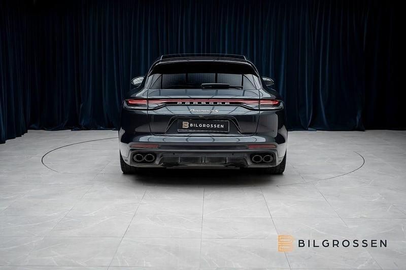 Begagnad Porsche Panamera 4S Sport Turismo 560 HK (411 kW) 2021 Grå Sedan