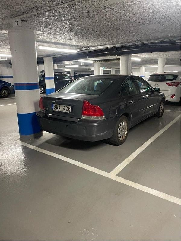 Grå Begagnad 2006 Volvo S60 Dynamic Sedan | 14 000 kr (Bra pris) - Bild 1/3