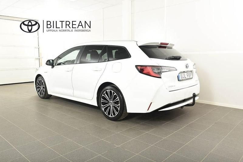 Begagnad Toyota Corolla Style 122 HK (89 kW) 2019 Vit Kombi