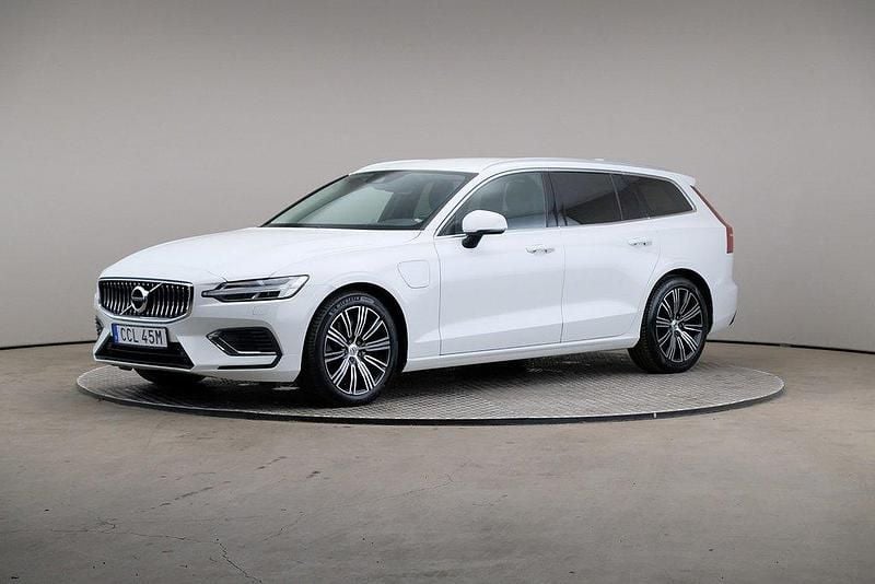 Vit Begagnad 2021 Volvo V60 Inscription Kombi | 285 000 kr (Bra pris) - Bild 1/4