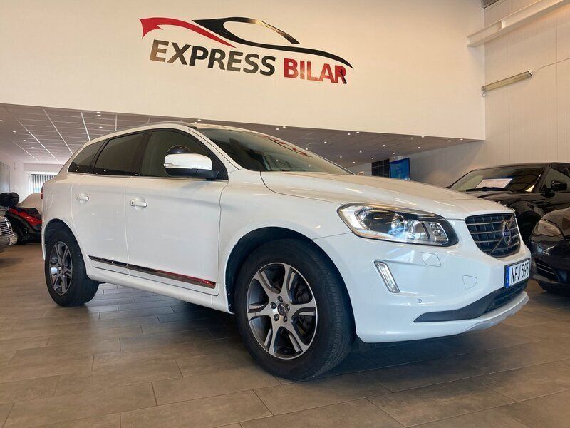 Vit Begagnad 2016 Volvo XC60 Summum SUV | 179 000 kr (Marknadspris) - Bild 1/4
