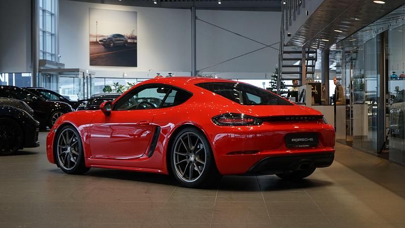 Begagnad Porsche 718 Cayman 303 HK (222 kW) 2019 Röd Sportkupé