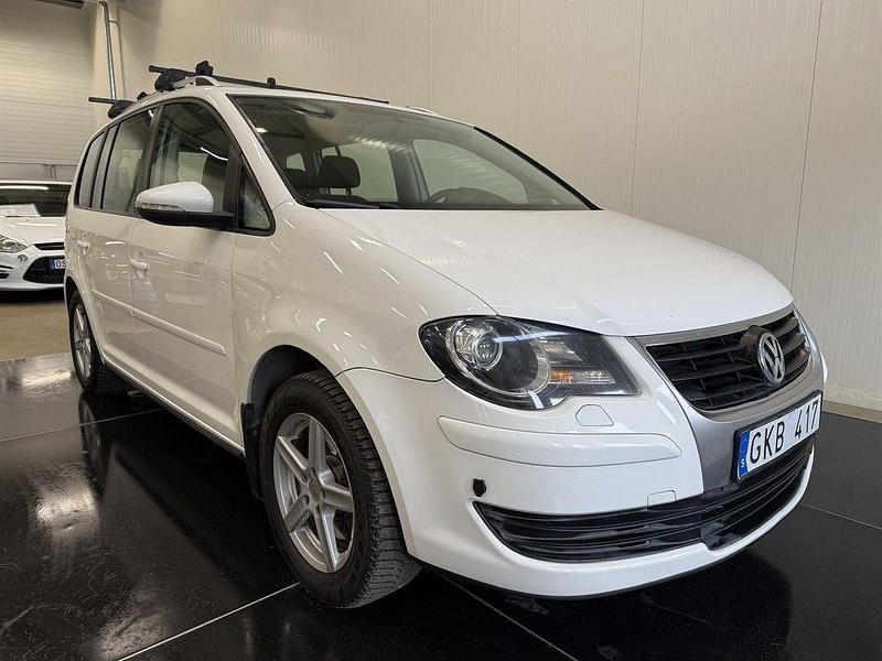 Vit Begagnad 2010 VW Touran Freestyle Minibuss | 54 900 kr (Bra pris) - Bild 1/4