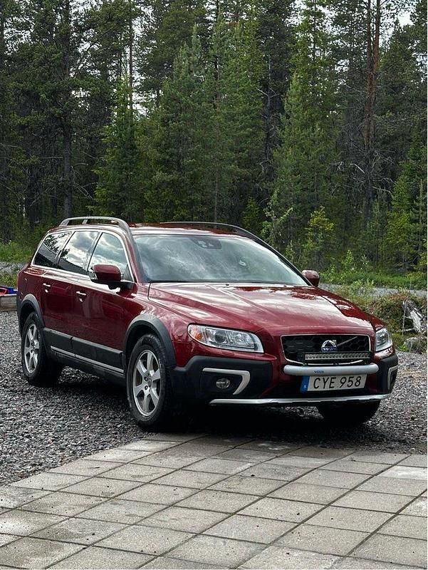 Röd Begagnad 2014 Volvo XC70 SUV | 150 000 kr (Superpris) - Bild 1/4