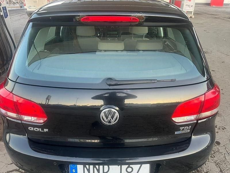Begagnad VW Golf VI 105 HK (77 kW) 2010 Svart Halvkombi