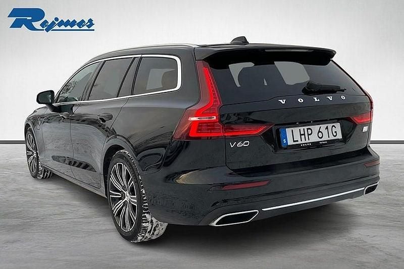 Begagnad Volvo V60 Inscription 253 HK (186 kW) 2021 Svart Kombi